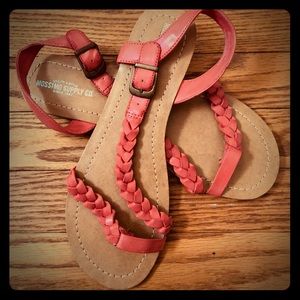 🌸Mossimo coral braided sandals🌸